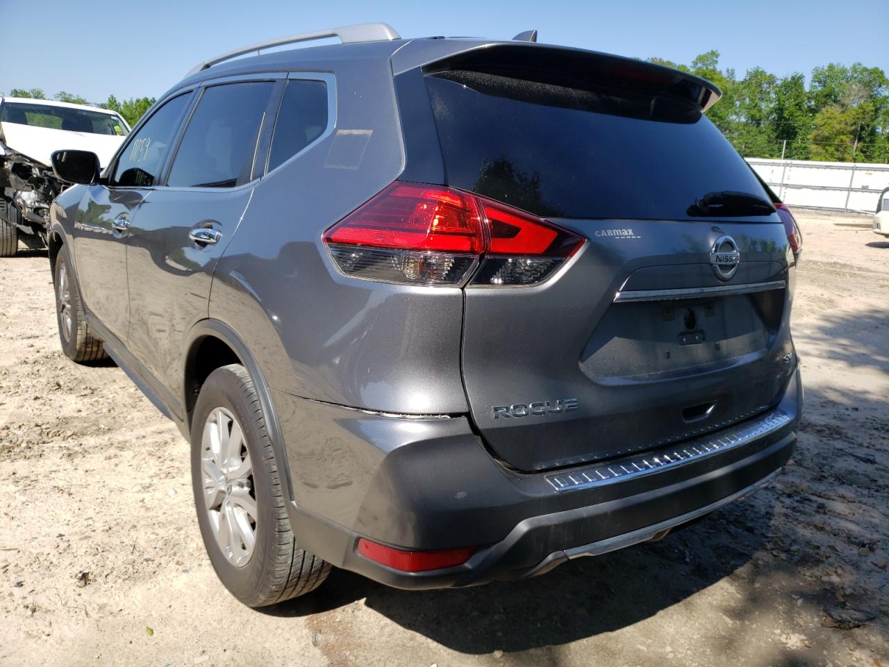 Photo 3 from auction – 2017 NISSAN ROGUE S with VIN KNMAT2MT8HP520199