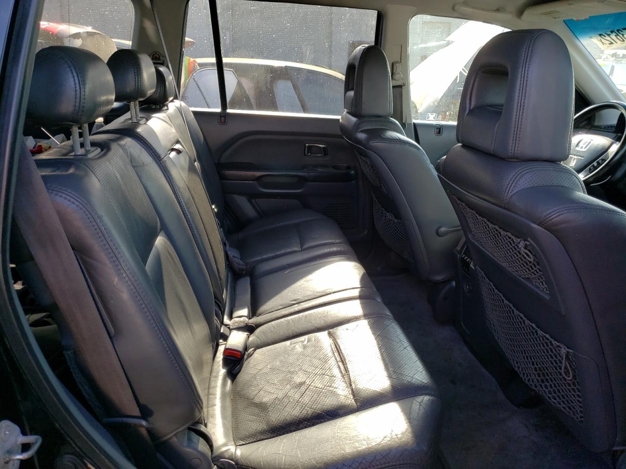 Photo 6 from auction – 2004 HONDA PILOT EXL with VIN 2HKYF18614H578245