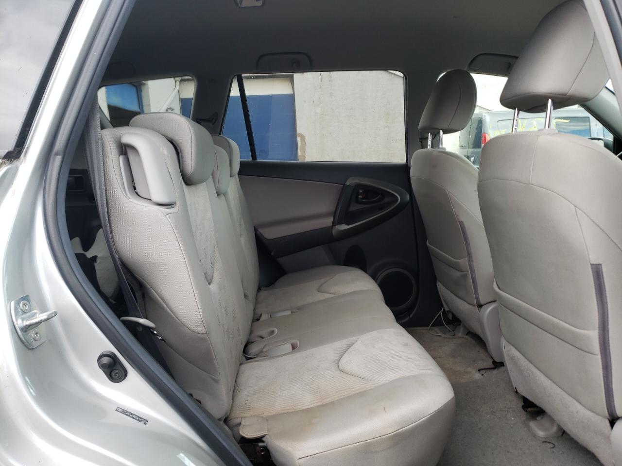 Photo 6 from auction – 2011 TOYOTA RAV4 with VIN 2T3BF4DV8BW143359
