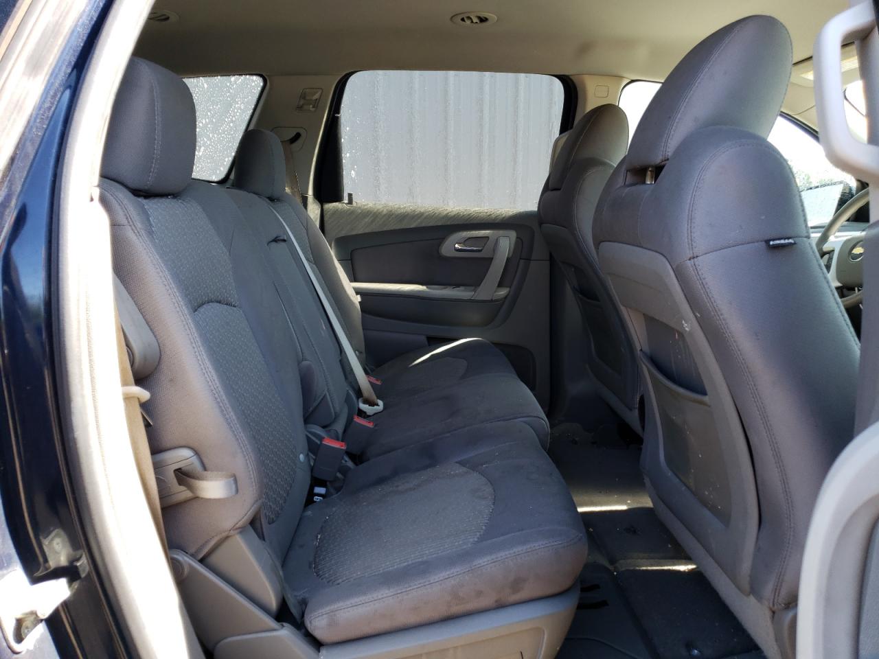 Photo 6 from auction – 2010 CHEVROLET TRAVERSE L with VIN 1GNLREED6AJ221696
