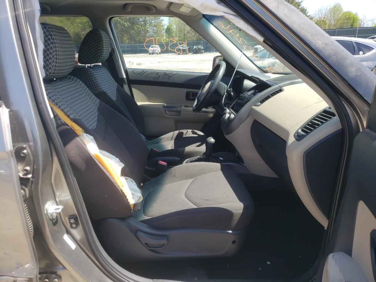 Photo 5 from auction – 2010 KIA SOUL with VIN KNDJT2A21A7043486