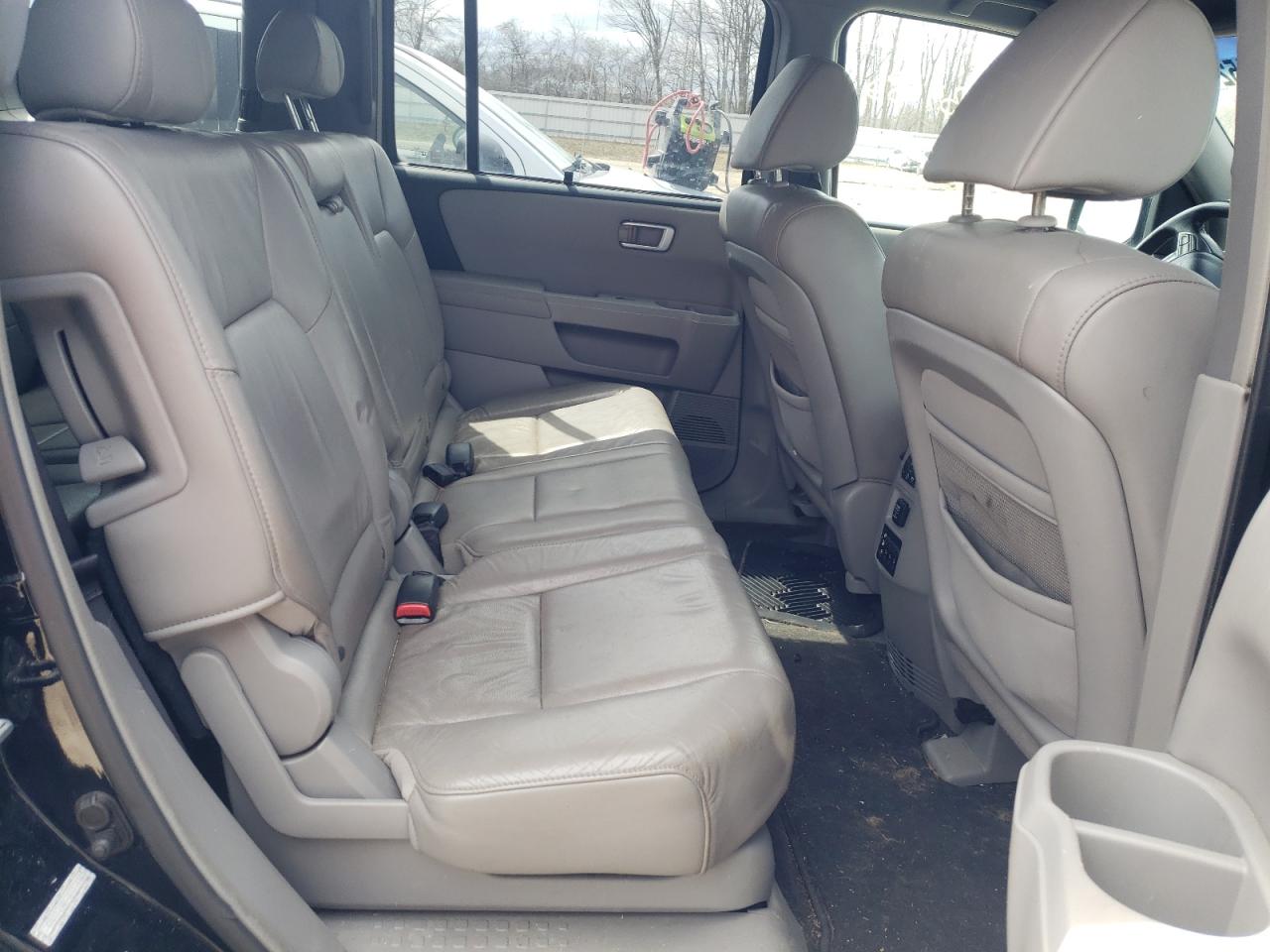 Photo 6 from auction – 2009 HONDA PILOT TOUR with VIN 5FNYF48999B032536