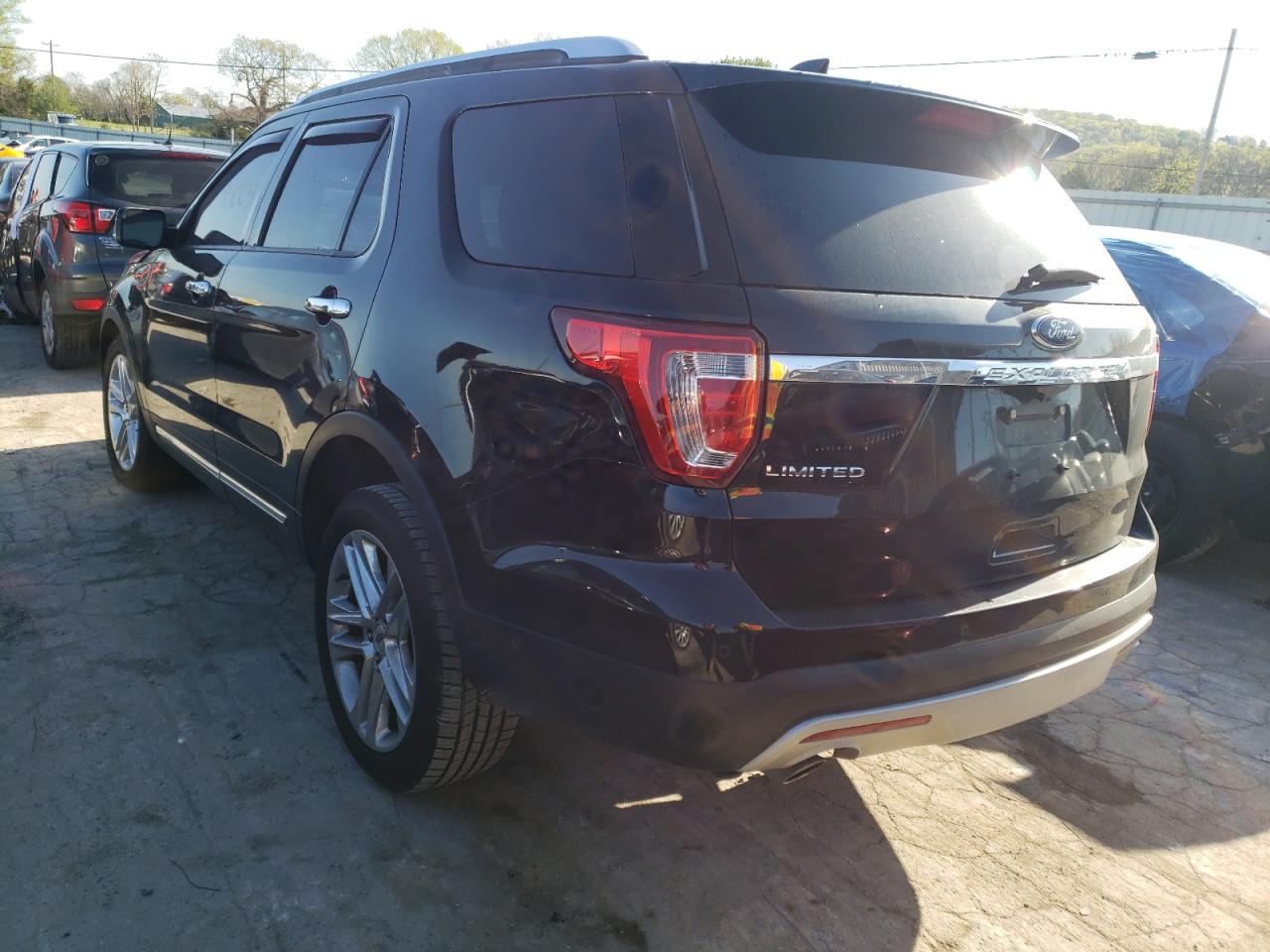 Photo 3 from auction – 2017 FORD EXPLORER L with VIN 1FM5K7F84HGA92024