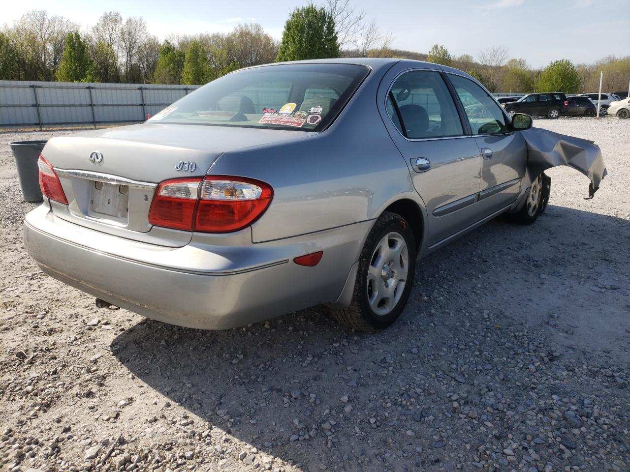 Photo 4 from auction – 2000 INFINITI I30 with VIN JNKCA31A4YT107015
