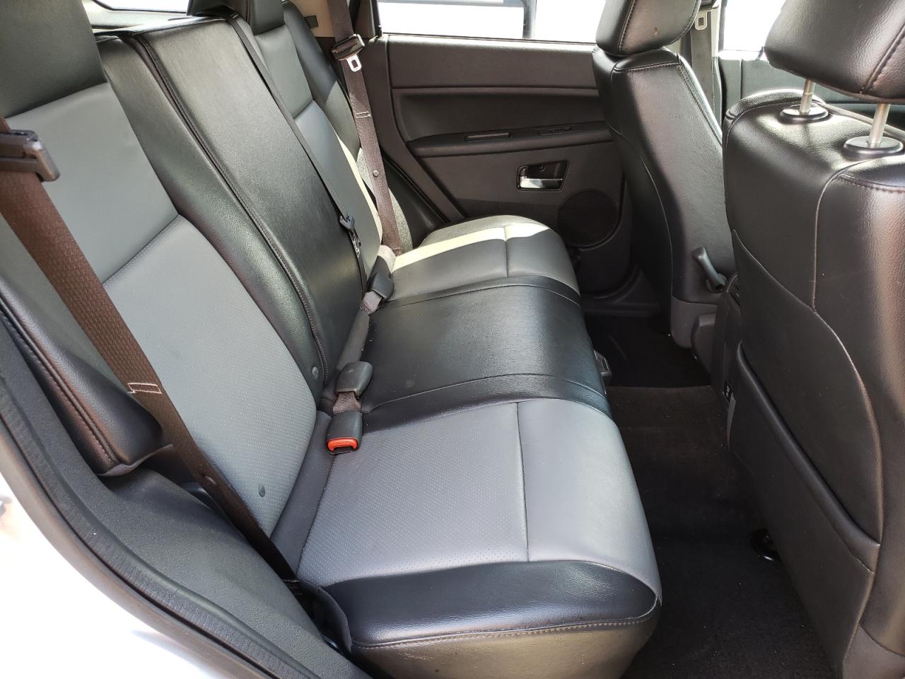 Photo 6 from auction – 2010 JEEP GRAND CHER with VIN 1J4PR4GK9AC133773
