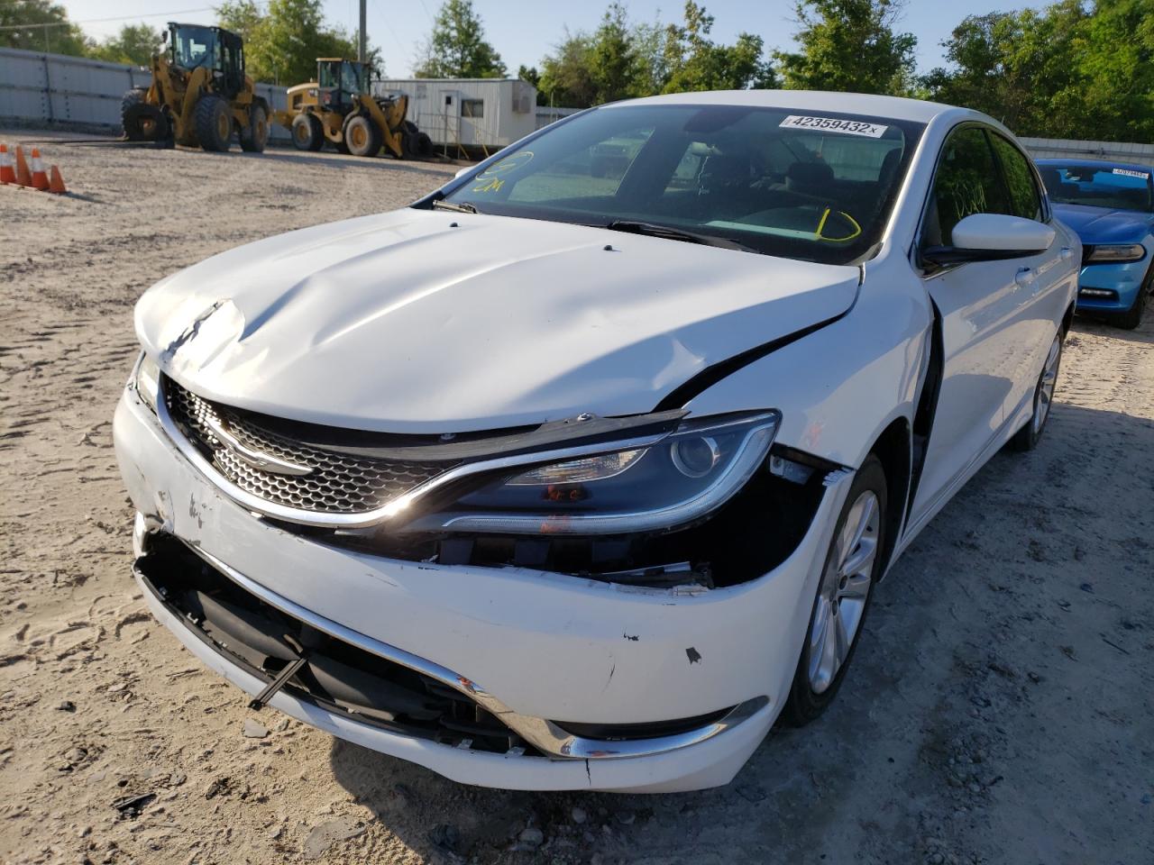 Photo 2 from auction – 2015 CHRYSLER 200 LIMITE with VIN 1C3CCCAB0FN659752