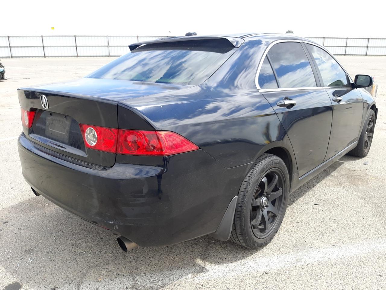 Photo 4 from auction – 2005 ACURA TSX with VIN JH4CL96835C003100