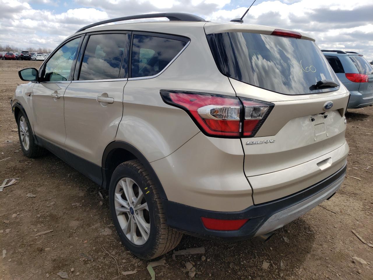 Photo 3 from auction – 2017 FORD ESCAPE SE with VIN 1FMCU0GD4HUB77631