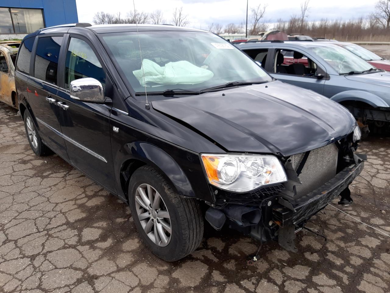 CHRYSLER TOWN & COU 2014 with VIN 2C4RC1CG6ER470415 - Photo from auction