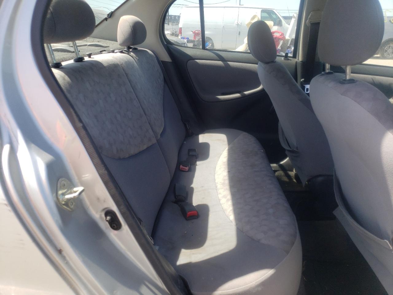 Photo 6 from auction – 2001 TOYOTA ECHO with VIN JTDBT123210195937
