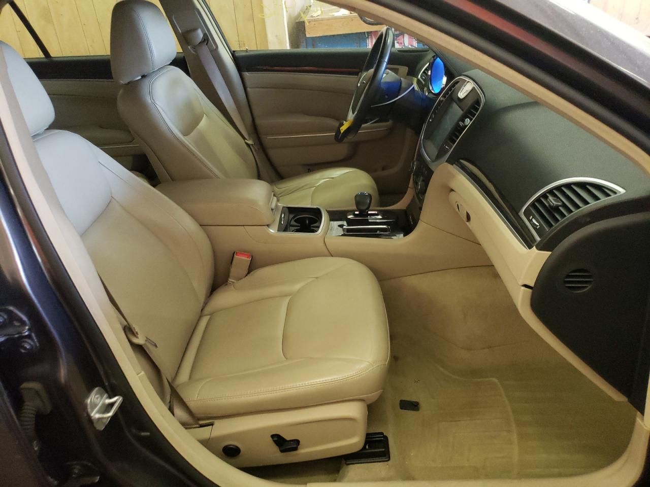 Photo 5 from auction – 2014 CHRYSLER 300 with VIN 2C3CCARG3EH144384