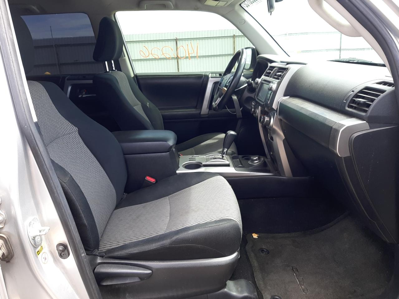 Photo 5 from auction – 2014 TOYOTA 4RUNNER SR with VIN JTEBU5JR2E5187223