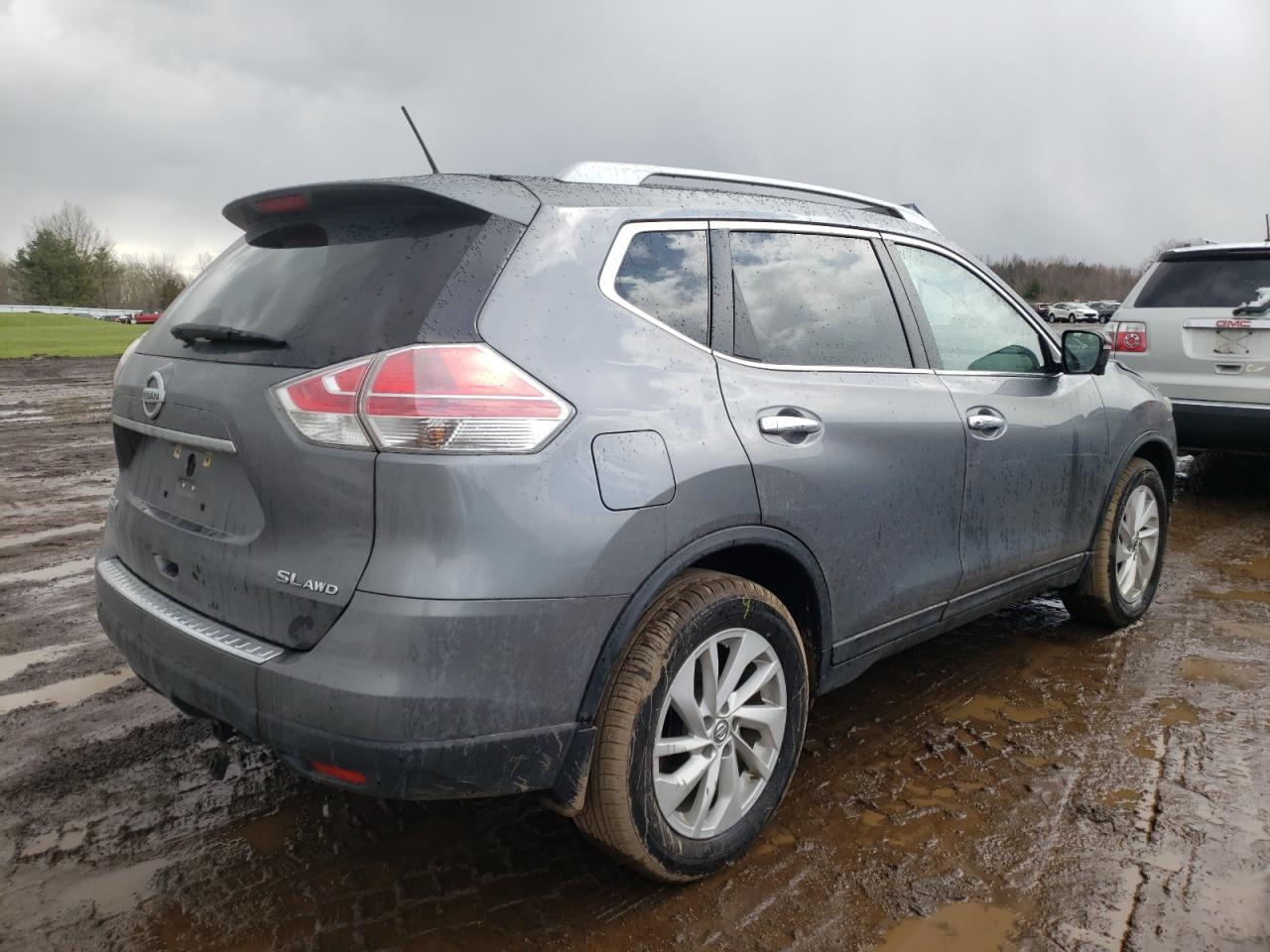 Photo 4 from auction – 2015 NISSAN ROGUE S with VIN 5N1AT2MV0FC852641