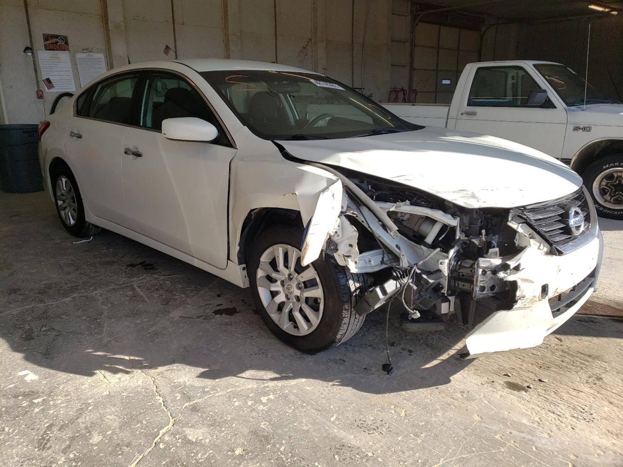 NISSAN ALTIMA 2.5 2017 with VIN 1N4AL3AP2HC194393 - Photo from auction