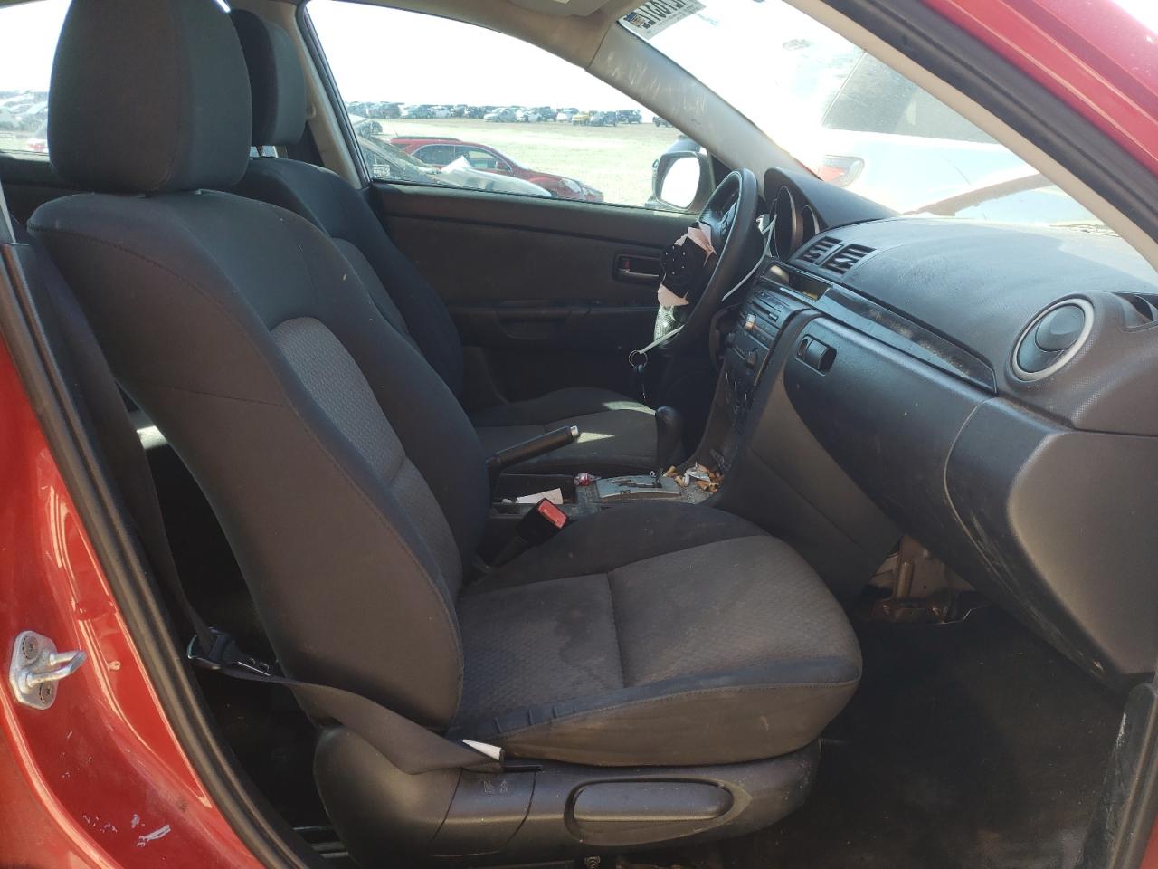Photo 5 from auction – 2005 MAZDA 3 I with VIN JM1BK12F851328066