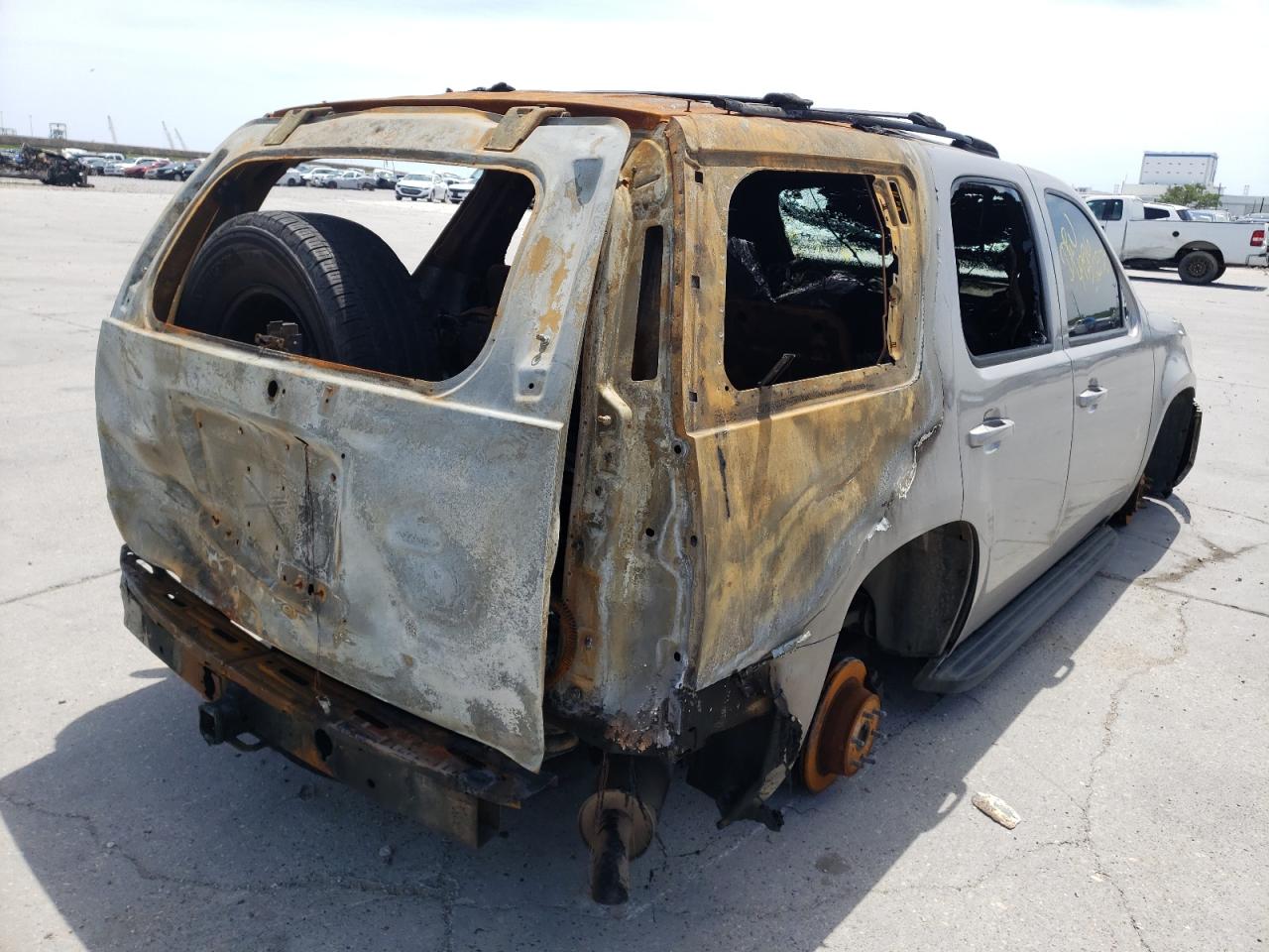 Photo 4 from auction – 2007 GMC YUKON with VIN 1GKFC13017J244364