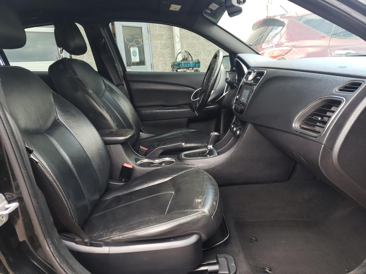 Photo 5 from auction – 2012 CHRYSLER 200 LIMITE with VIN 1C3CCBCG9CN125826