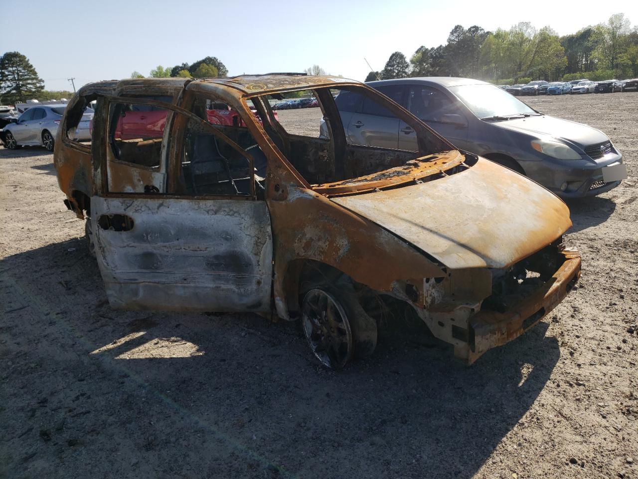 DODGE GRAND CARA 1999 with VIN 1B4GP44L0XB526453 - Photo from auction