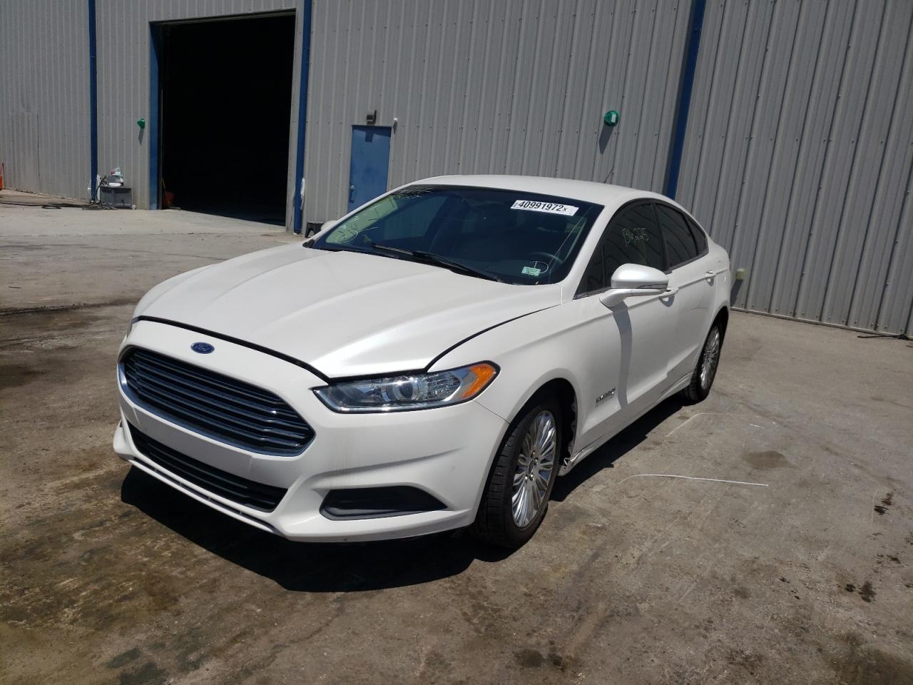 Photo 2 from auction – 2016 FORD FUSION SE with VIN 3FA6P0LU1GR275428