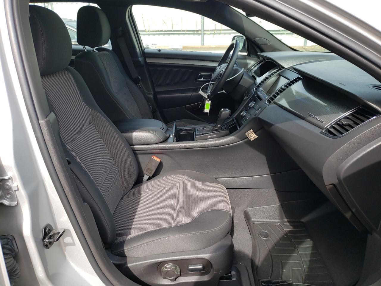 Photo 5 from auction – 2013 FORD TAURUS SEL with VIN 1FAHP2H89DG205758