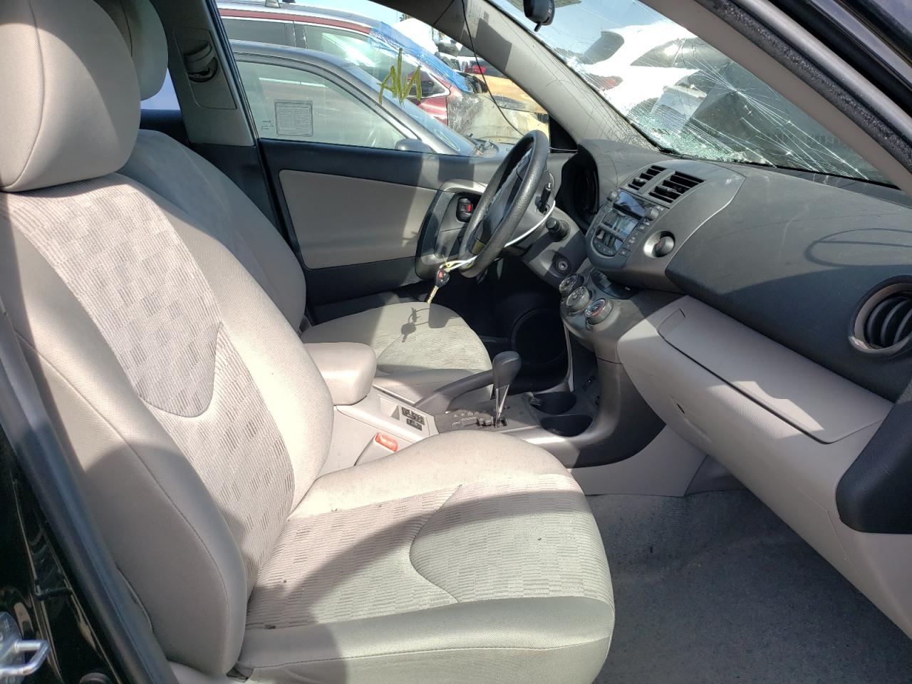 Photo 5 from auction – 2010 TOYOTA RAV4 with VIN 2T3ZF4DV2AW036871