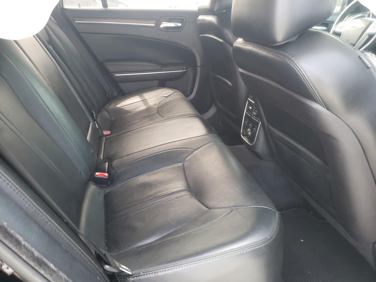 Photo 6 from auction – 2012 CHRYSLER 300C LUXUR with VIN 2C3CCAPT1CH253956