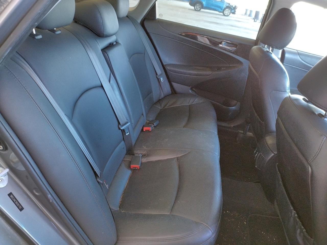 Photo 6 from auction – 2011 HYUNDAI SONATA SE with VIN 5NPEC4AC7BH267705
