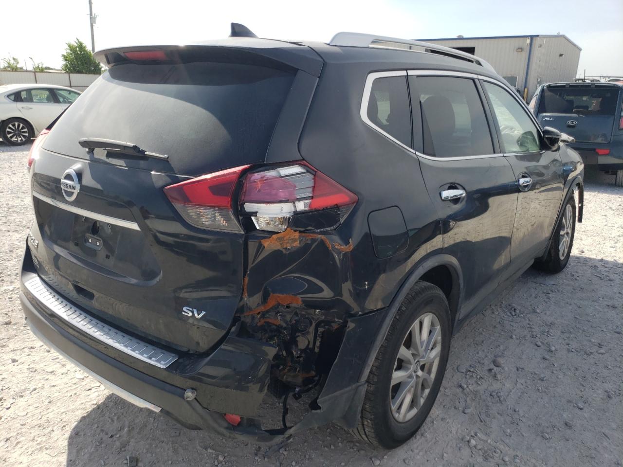 Photo 4 from auction – 2017 NISSAN ROGUE S with VIN KNMAT2MT2HP616944