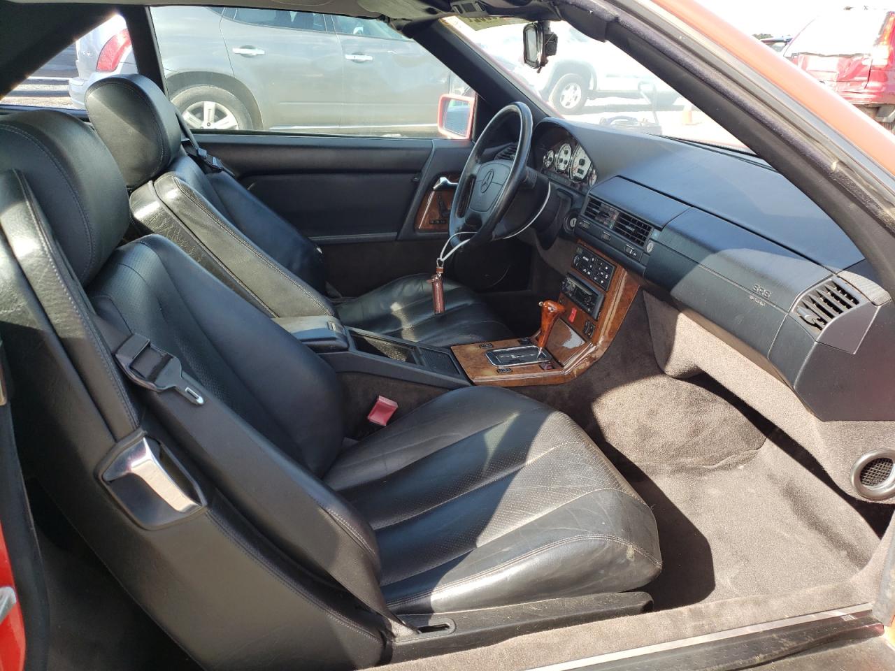 Photo 5 from auction – 1992 MERCEDES-BENZ 300-CLASS with VIN WDBFA61E5NF042574