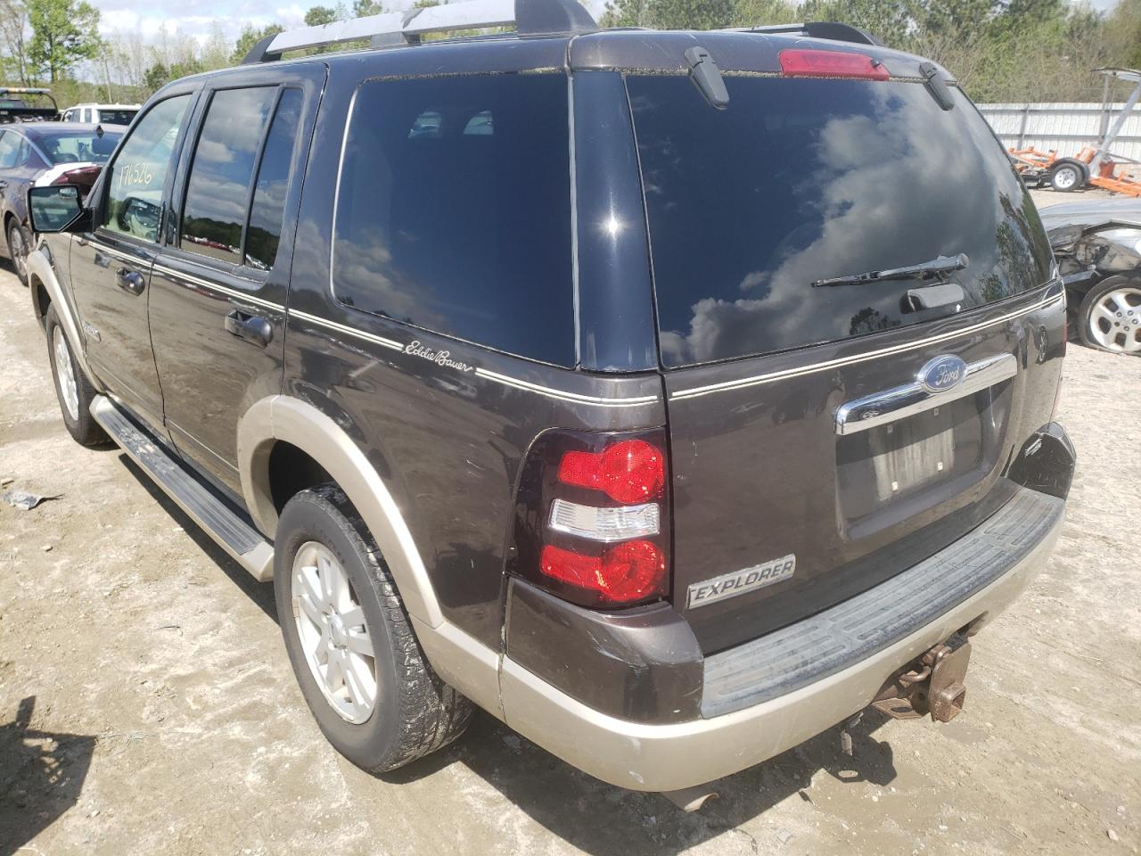 Photo 3 from auction – 2006 FORD EXPLORER E with VIN 1FMEU74E86UB51867