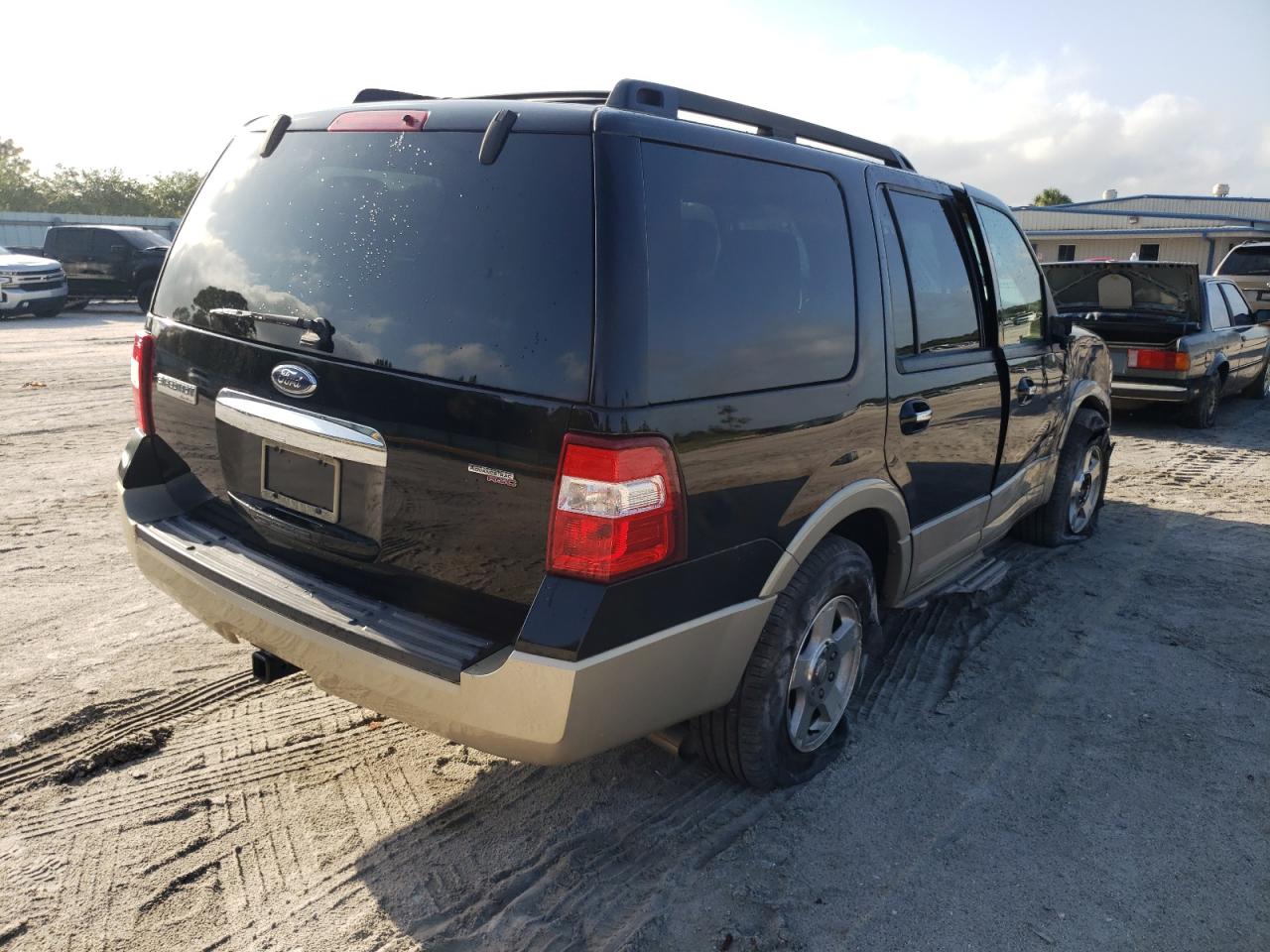 Photo 4 from auction – 2007 FORD EXPEDITION with VIN 1FMFU17577LA80276