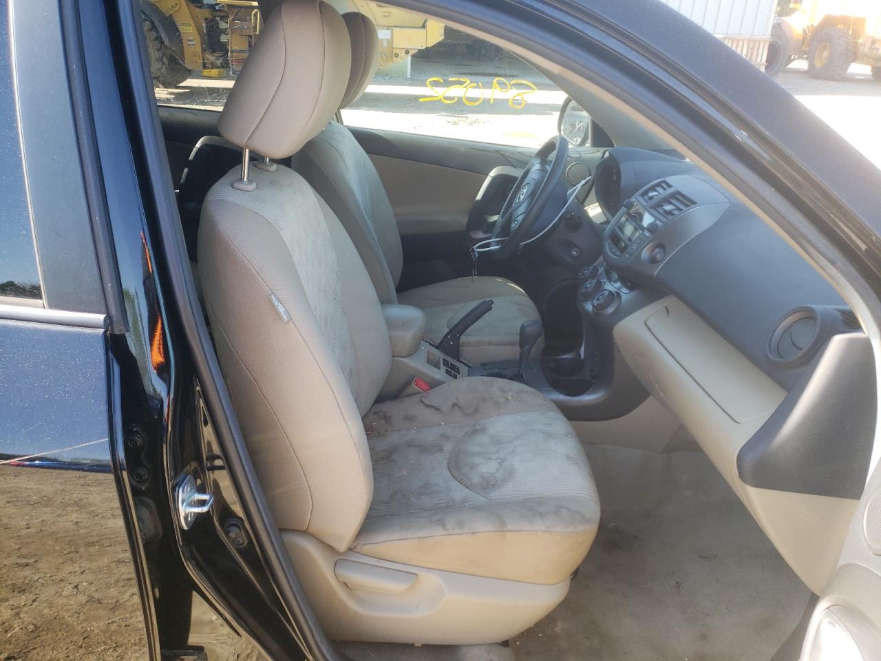 Photo 5 from auction – 2011 TOYOTA RAV4 with VIN 2T3BF4DV9BW172224