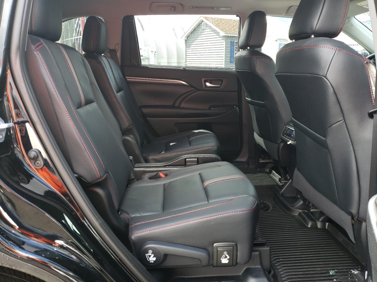 Photo 6 from auction – 2019 TOYOTA HIGHLANDER with VIN 5TDJZRFH3KS619090