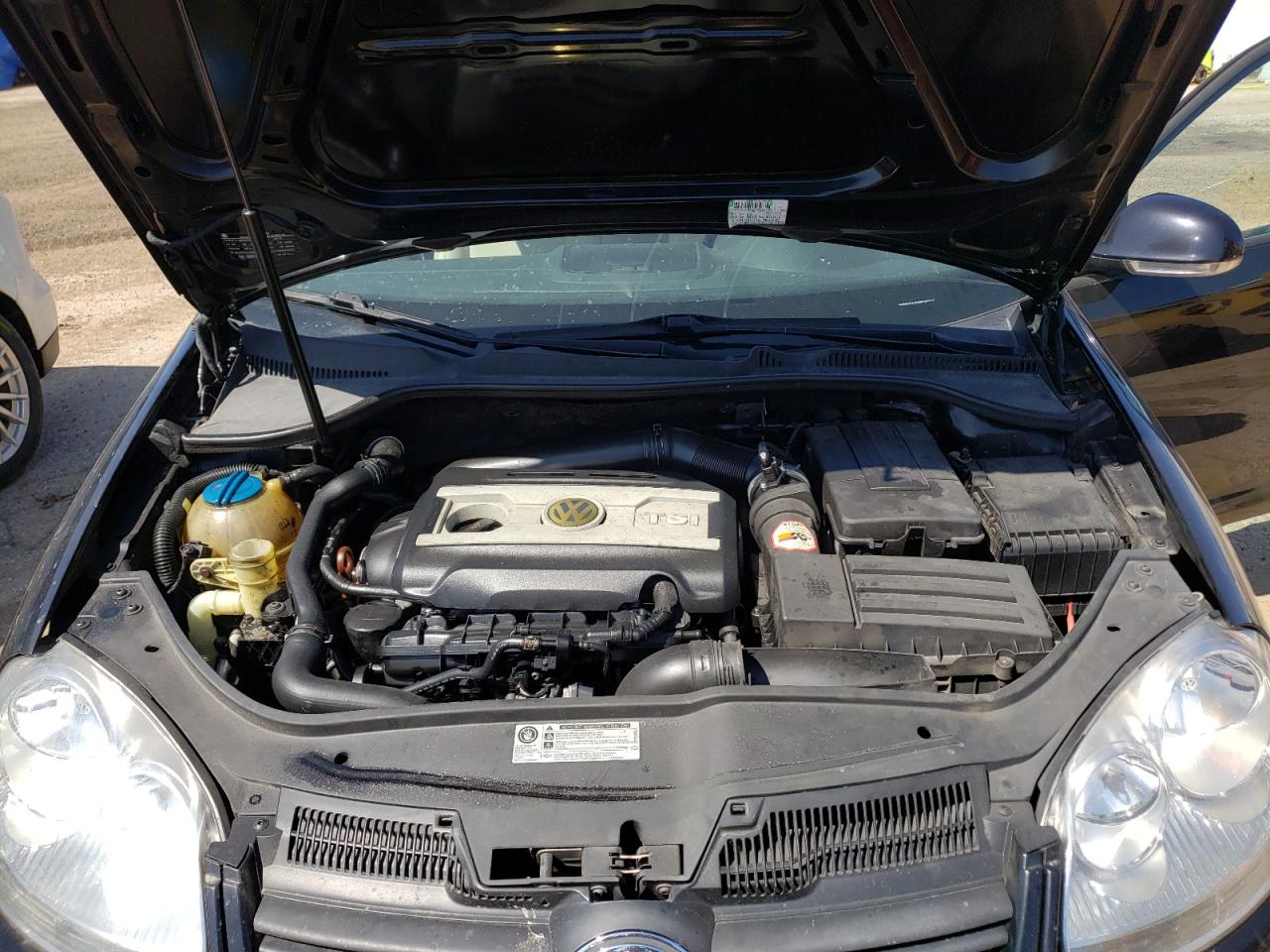 Photo 7 from auction – 2010 VOLKSWAGEN JETTA WOLF with VIN 3VWRJ7AJ3AM040010