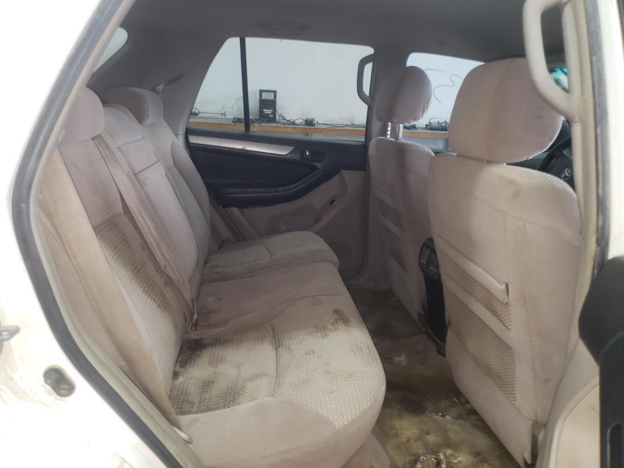 Photo 6 from auction – 2004 TOYOTA 4RUNNER SR with VIN JTEBU14R548021764