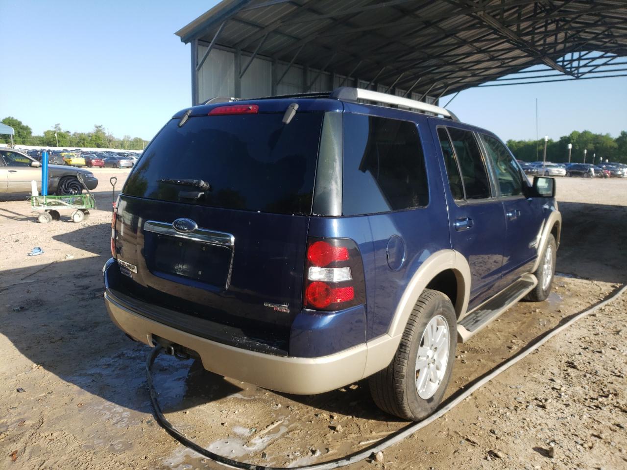 Photo 4 from auction – 2007 FORD EXPLORER E with VIN 1FMEU64E97UB16945