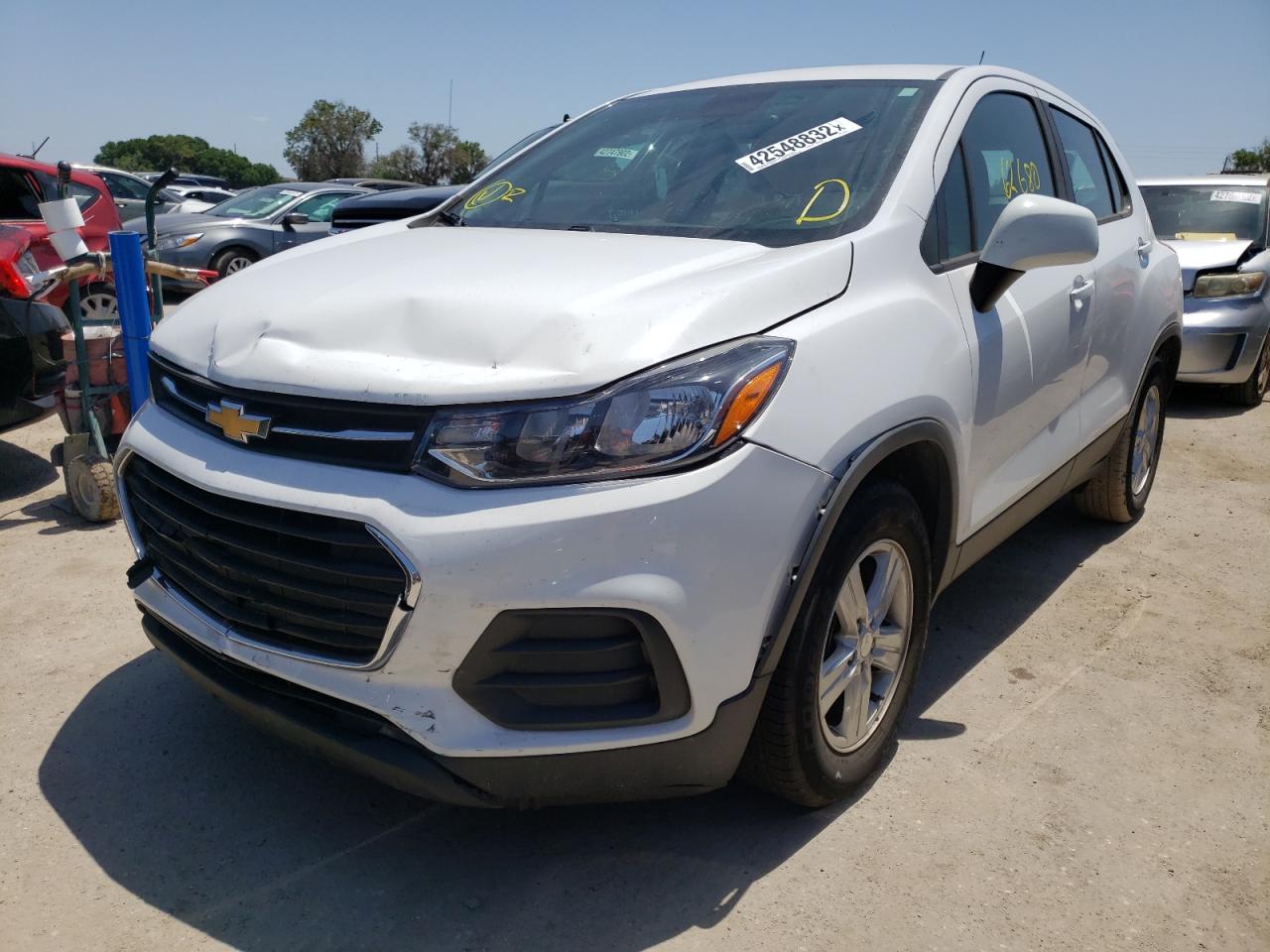 Photo 2 from auction – 2019 CHEVROLET TRAX LS with VIN 3GNCJKSBXKL265753