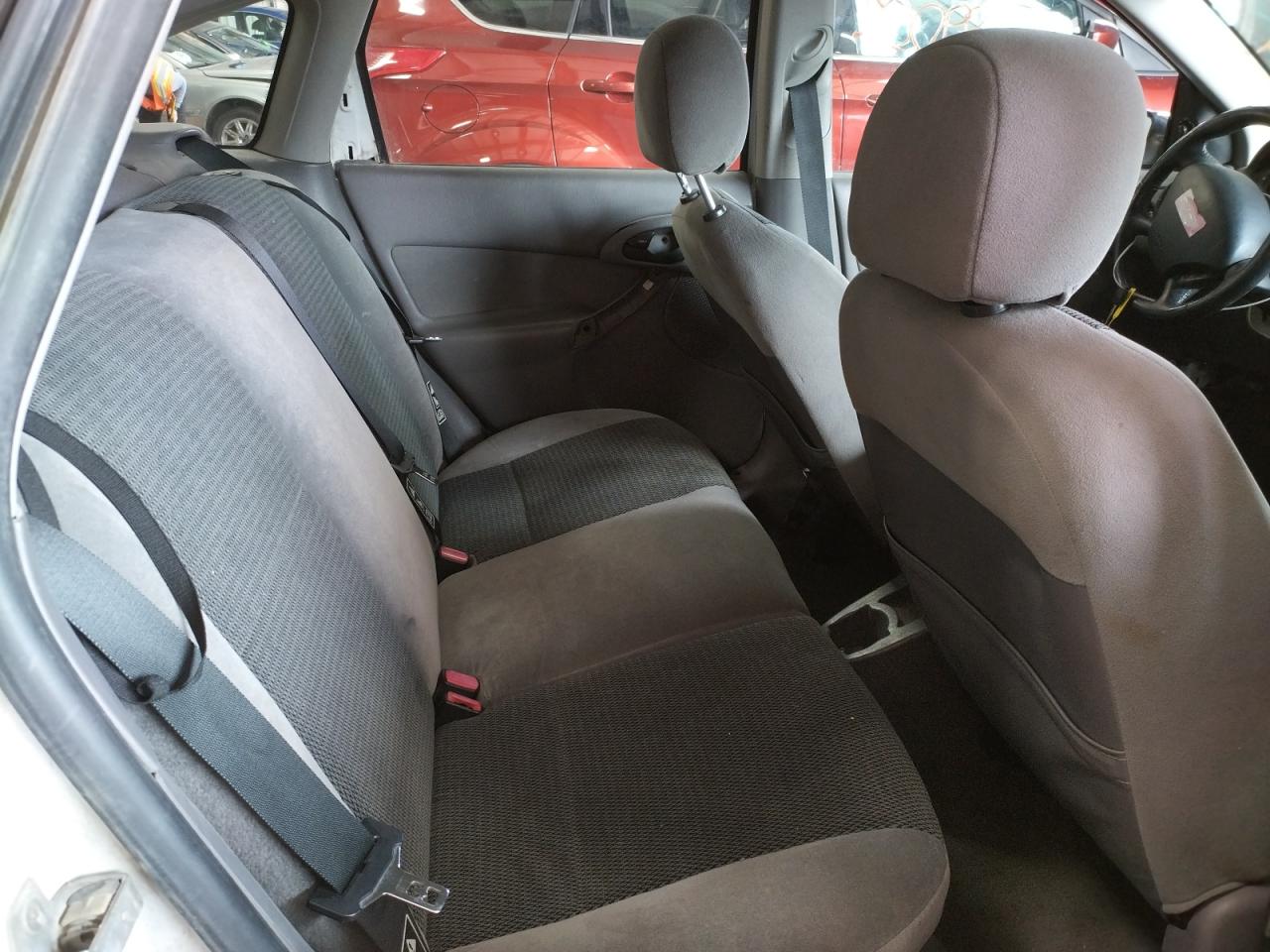 Photo 6 from auction – 2002 FORD FOCUS ZX5 with VIN 3FAFP37302R225941