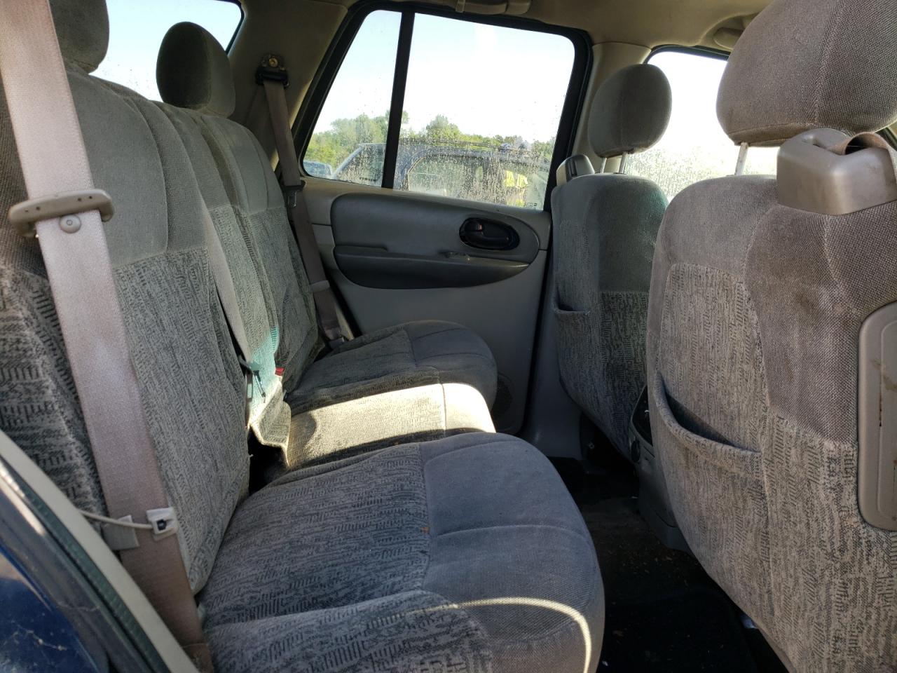Photo 6 from auction – 2002 CHEVROLET TRAILBLAZE with VIN 1GNDS13S522517615