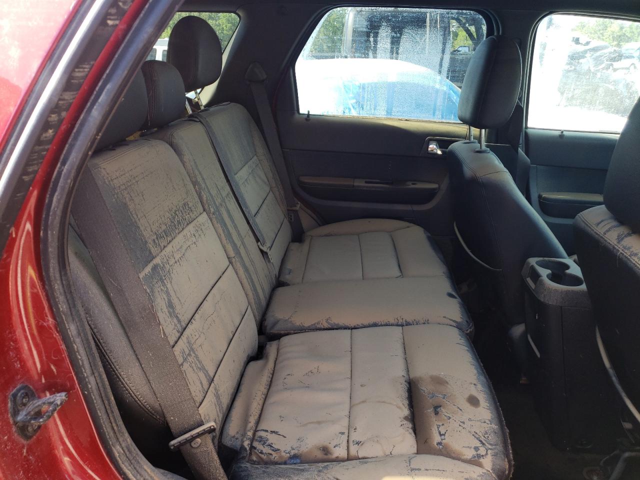 Photo 6 from auction – 2011 FORD ESCAPE LIM with VIN 1FMCU0EG7BKB51007