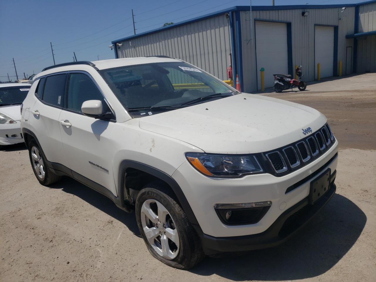 JEEP COMPASS LA 2018 with VIN 3C4NJDBB5JT423508 - Photo from auction
