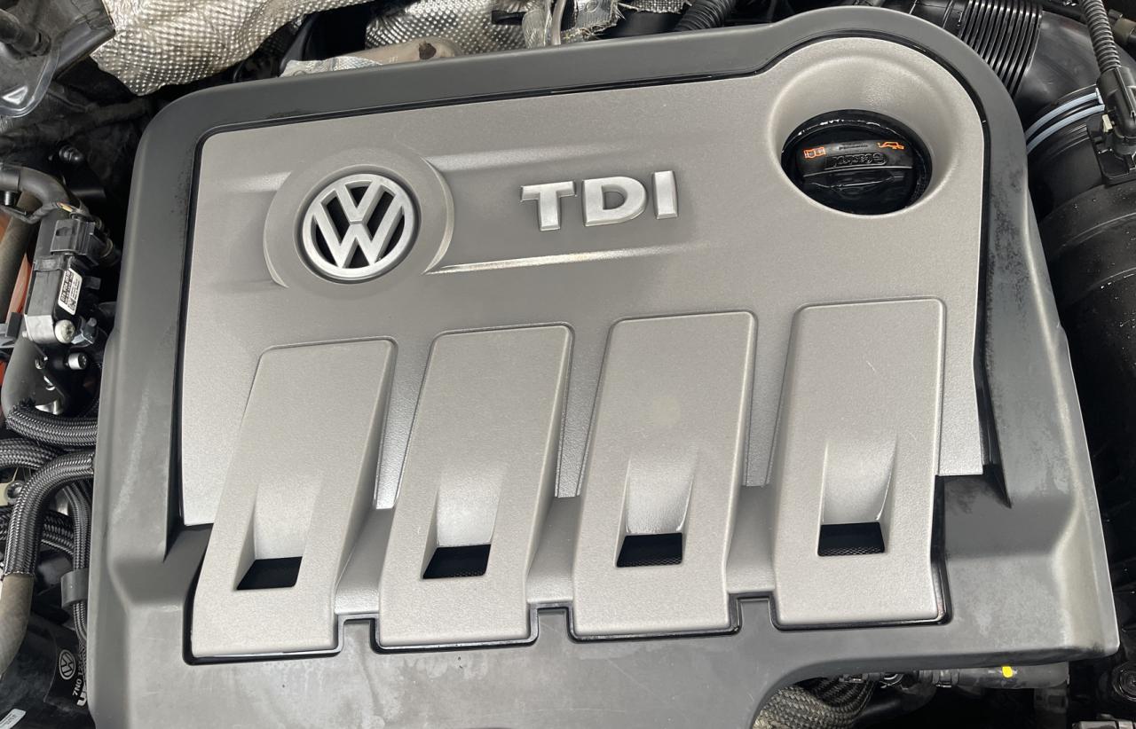Photo 7 from auction – 2014 VOLKSWAGEN PASSAT SE with VIN 1VWBN7A32EC007434