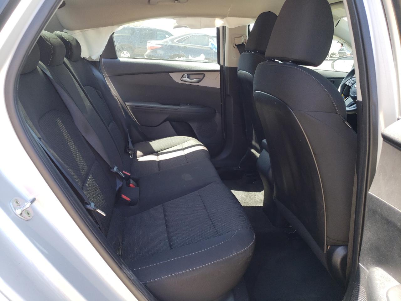 Photo 6 from auction – 2019 KIA FORTE FE with VIN 3KPF24AD9KE045445
