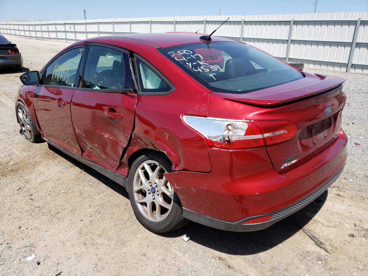 Photo 3 from auction – 2015 FORD FOCUS SE with VIN 1FADP3F25FL274539
