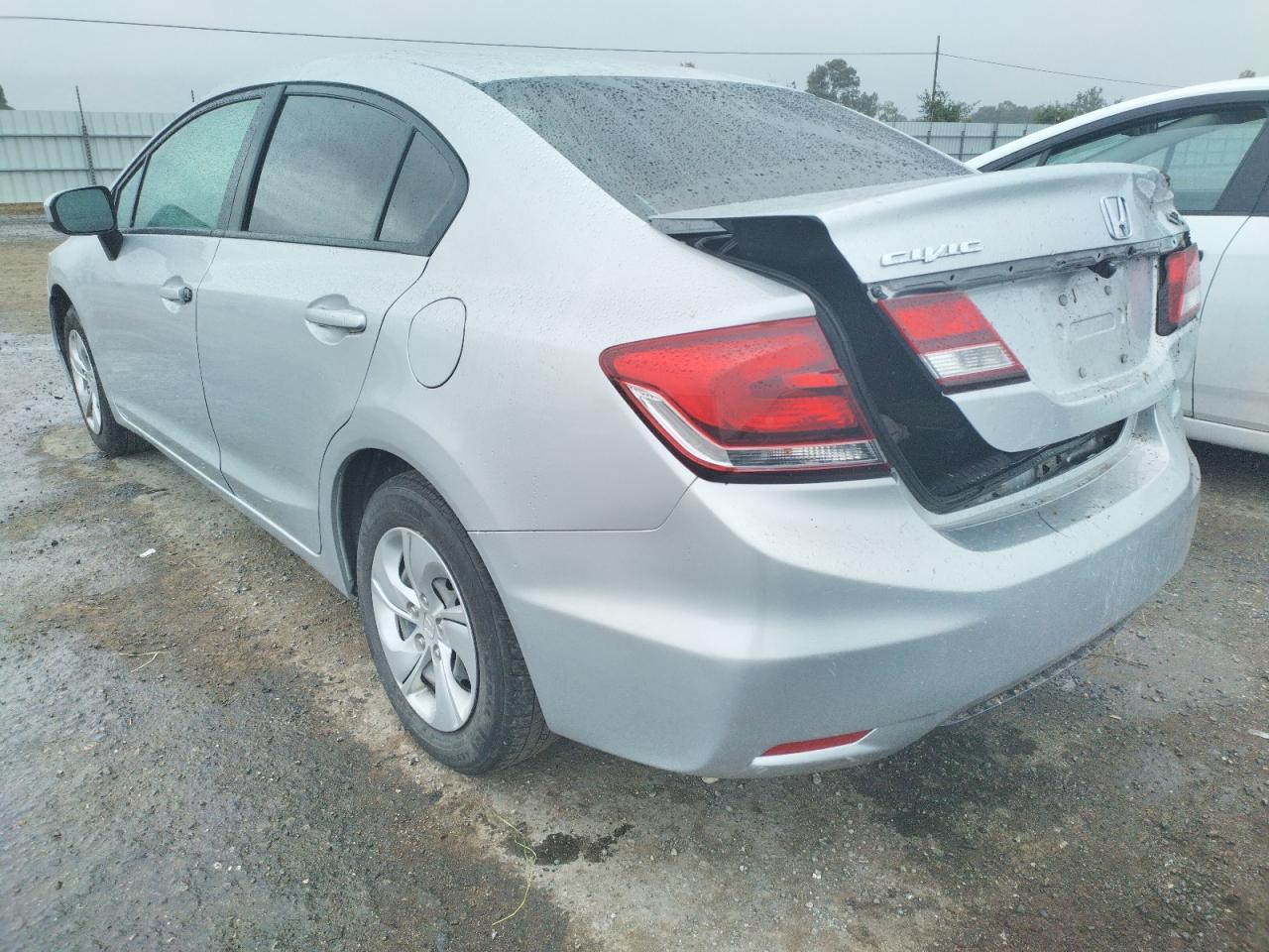Photo 3 from auction – 2015 HONDA CIVIC LX with VIN 19XFB2F50FE276388