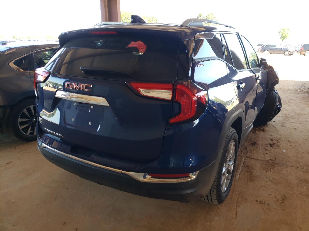 Photo 4 from auction – 2022 GMC TERRAIN SL with VIN 3GKALPEV8NL132396