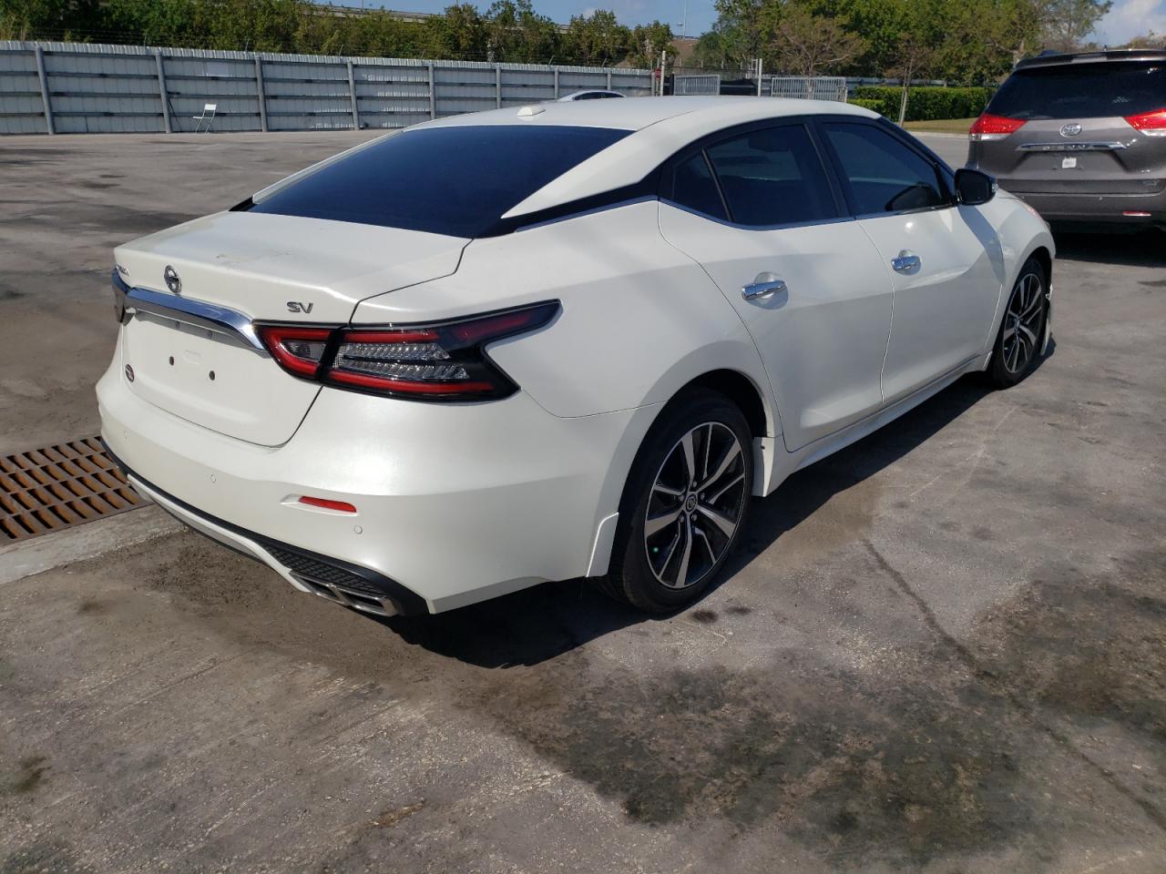 Photo 4 from auction – 2021 NISSAN MAXIMA SV with VIN 1N4AA6CV2MC504524