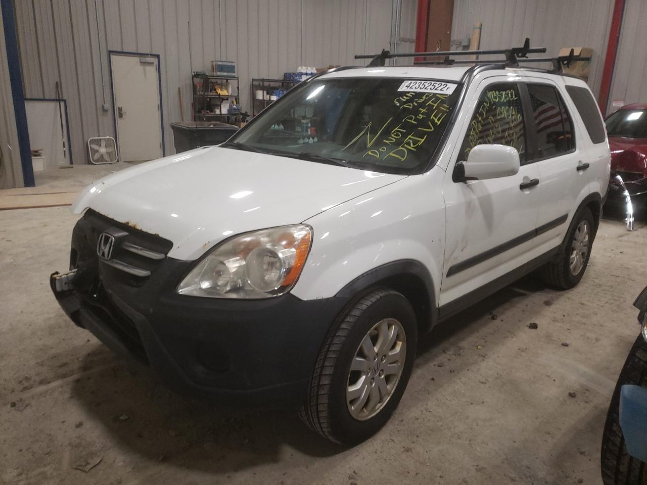 Photo 2 from auction – 2005 HONDA CR-V EX with VIN SHSRD78805U305997
