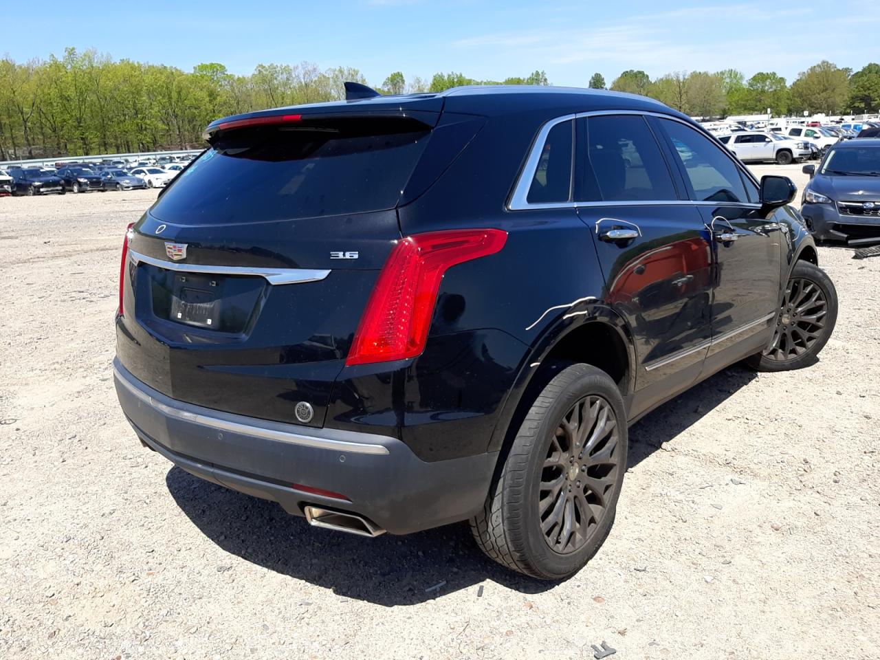 Photo 4 from auction – 2017 CADILLAC XT5 with VIN 1GYKNARS4HZ211823