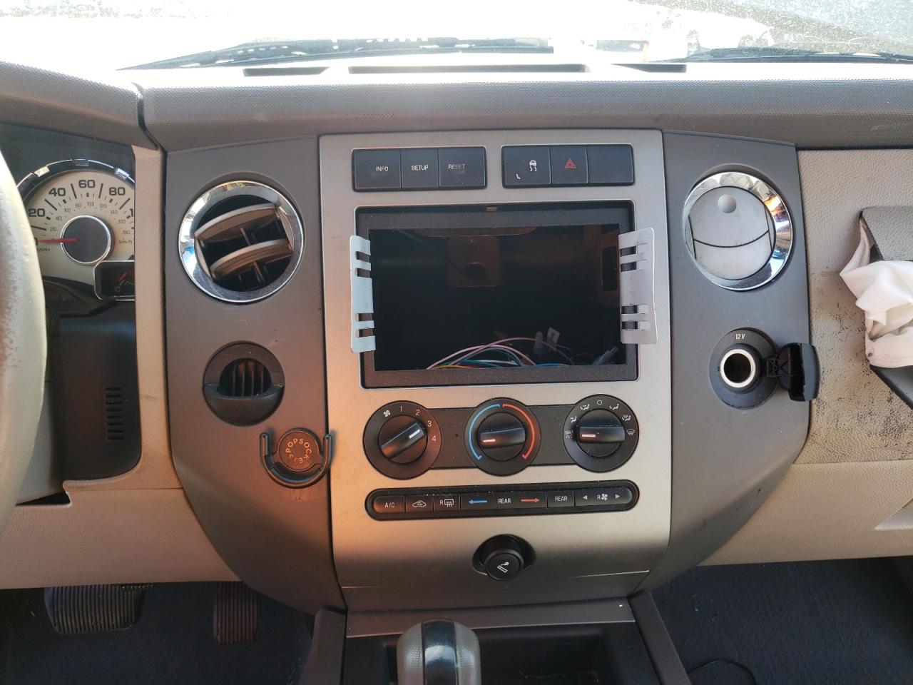 Photo 9 from auction – 2010 FORD EXPEDITION with VIN 1FMJU1F57AEA94265